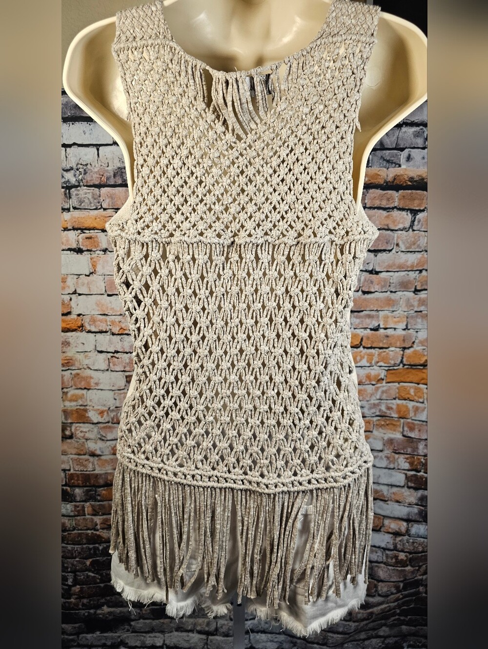 Addie Boho Crochet Back Tank Top Fringe Hem Oatmeal Size Small